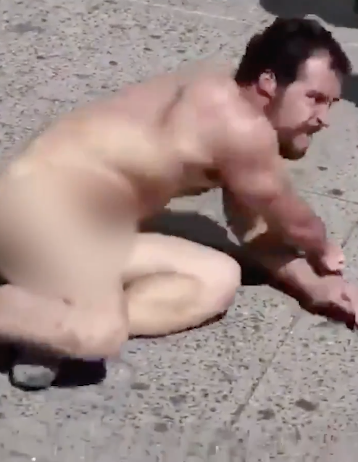 Viral and Vile: Nude dude fist fight on the streets of New York