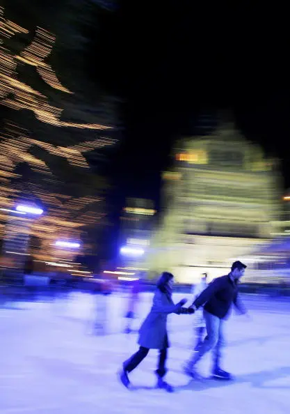 There's An Outdoor Frozen Ice Skating Rink At A Hotel In Florida